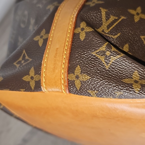 Louis Vuitton Petite Noe Monogram - Picture 6 of 16